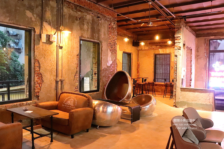 西門町餐酒館拉圖爾精釀柴燒餐廳。台北餐酒館、精釀啤酒餐廳