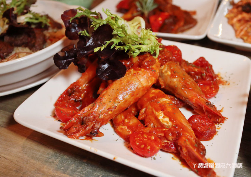 新竹大遠百附近美食推薦洋相餐酒館!新竹火車站附近宵夜美食,生啤酒299元無限暢飲,週四調酒買一送一