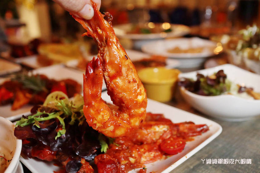 新竹大遠百附近美食推薦洋相餐酒館!新竹火車站附近宵夜美食,生啤酒299元無限暢飲,週四調酒買一送一