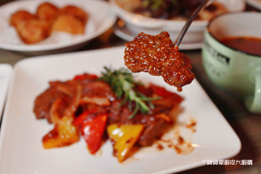 新竹大遠百附近美食推薦洋相餐酒館!新竹火車站附近宵夜美食,生啤酒299元無限暢飲,週四調酒買一送一