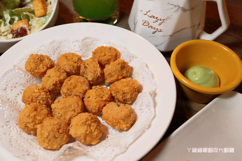 新竹大遠百附近美食推薦洋相餐酒館!新竹火車站附近宵夜美食,生啤酒299元無限暢飲,週四調酒買一送一