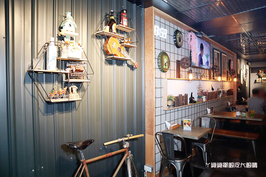 新竹大遠百附近美食推薦洋相餐酒館!新竹火車站附近宵夜美食,生啤酒299元無限暢飲,週四調酒買一送一