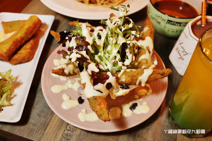 新竹大遠百附近美食推薦洋相餐酒館!新竹火車站附近宵夜美食,生啤酒299元無限暢飲,週四調酒買一送一