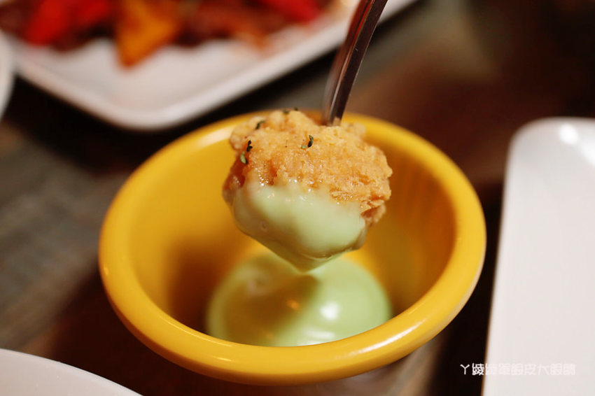 新竹大遠百附近美食推薦洋相餐酒館!新竹火車站附近宵夜美食,生啤酒299元無限暢飲,週四調酒買一送一