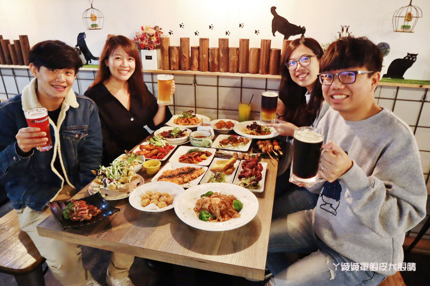 新竹大遠百附近美食推薦洋相餐酒館!新竹火車站附近宵夜美食,生啤酒299元無限暢飲,週四調酒買一送一