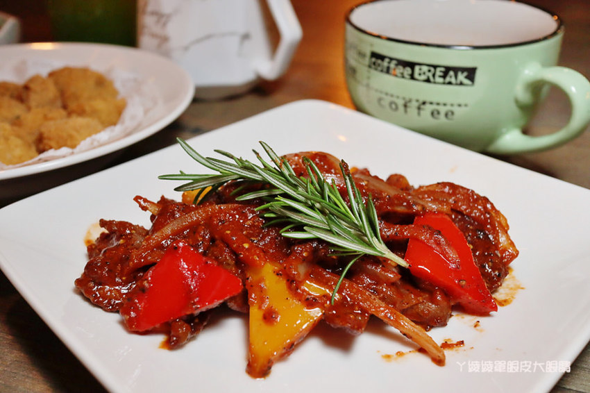 新竹大遠百附近美食推薦洋相餐酒館!新竹火車站附近宵夜美食,生啤酒299元無限暢飲,週四調酒買一送一