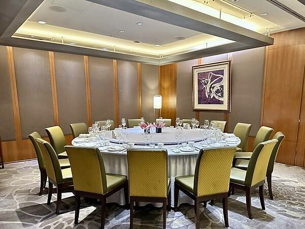 台北市中正區[台北美食] 辰園 台北喜來登大飯店 米其林餐盤推薦粵菜餐廳 必點燒鵝！#中正區善導寺美食 @蛋寶趴趴go