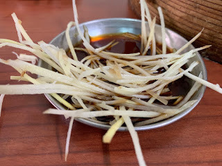 【嘉義排隊美食】嘉義德記小籠包（小六分店）｜從小吃到大的國民美食小籠包，汁多味美小籠包、餛飩湯。