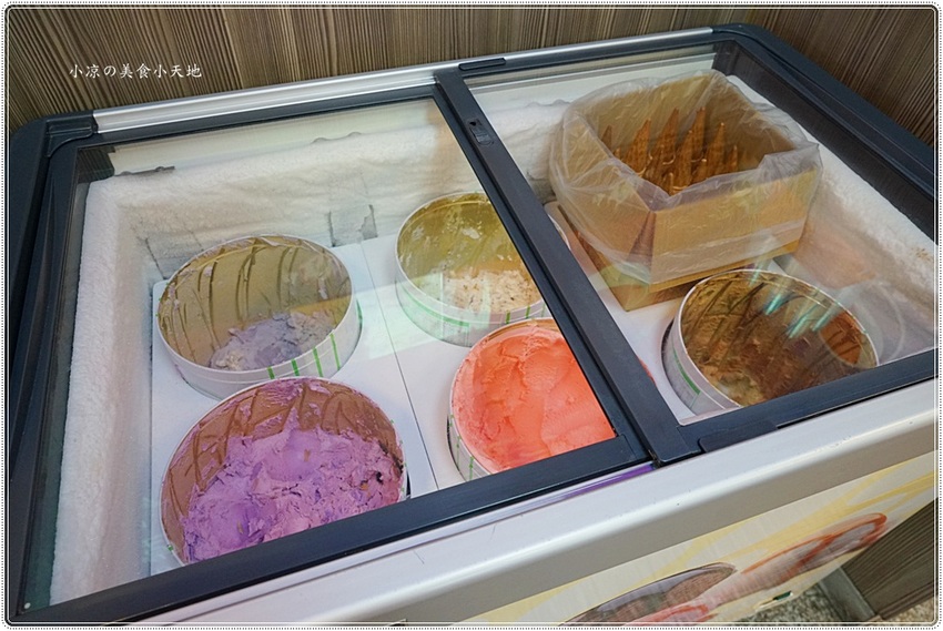 台中小火鍋║饌囍堂臭臭鍋大甲店，特濃番茄鍋甜出新高度，白飯、肉燥、飲料、冰淇淋、霜淇淋通通吃到飽！