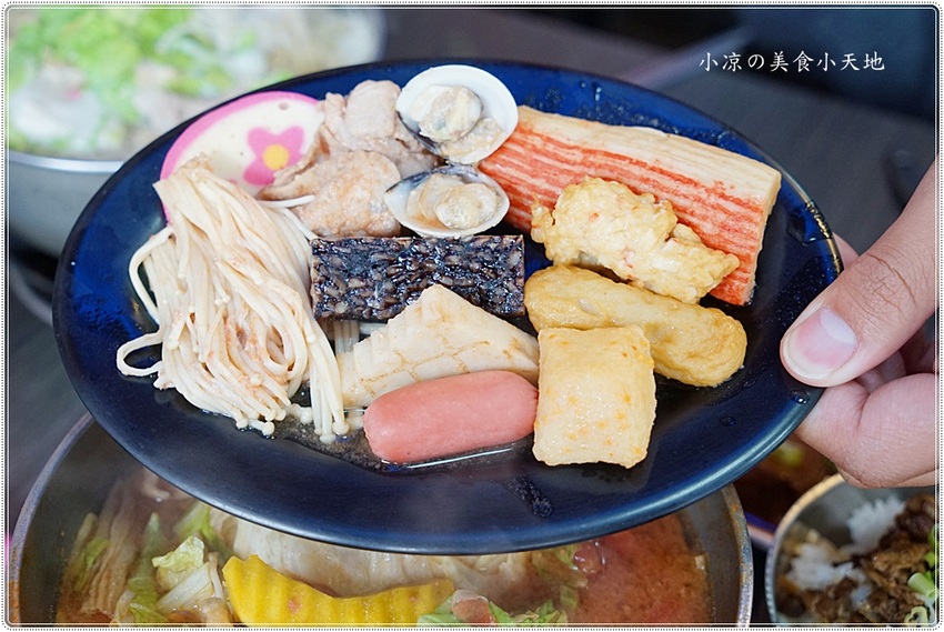 台中小火鍋║饌囍堂臭臭鍋大甲店，特濃番茄鍋甜出新高度，白飯、肉燥、飲料、冰淇淋、霜淇淋通通吃到飽！