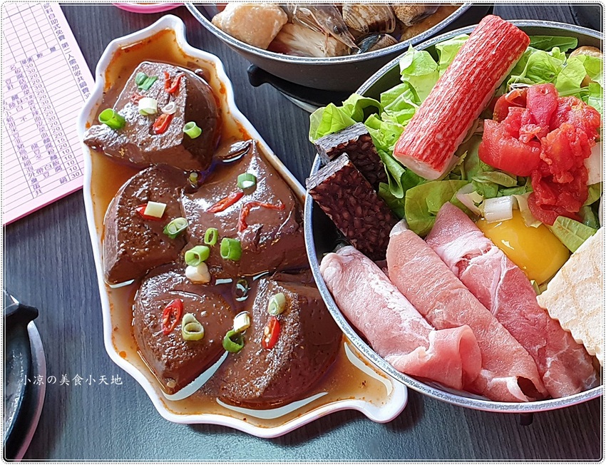 台中小火鍋║饌囍堂臭臭鍋大甲店，特濃番茄鍋甜出新高度，白飯、肉燥、飲料、冰淇淋、霜淇淋通通吃到飽！