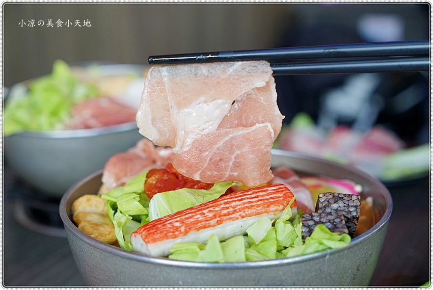 台中小火鍋║饌囍堂臭臭鍋大甲店，特濃番茄鍋甜出新高度，白飯、肉燥、飲料、冰淇淋、霜淇淋通通吃到飽！