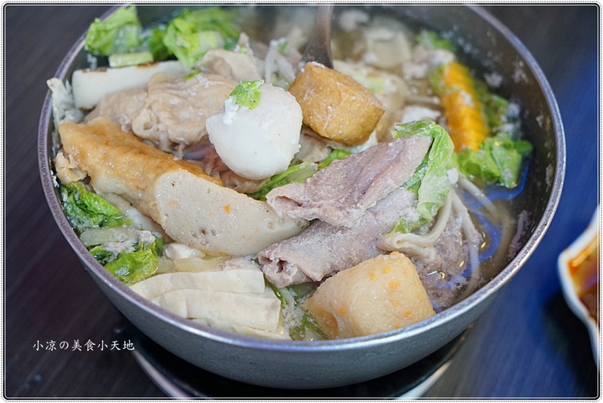 台中小火鍋║饌囍堂臭臭鍋大甲店，特濃番茄鍋甜出新高度，白飯、肉燥、飲料、冰淇淋、霜淇淋通通吃到飽！