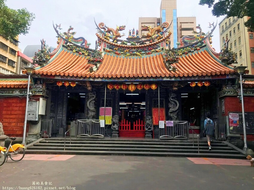 【台北大同區】台北大稻埕慈聖宮美食『大稻埕慈聖宮無名雞卷』古早味小吃~