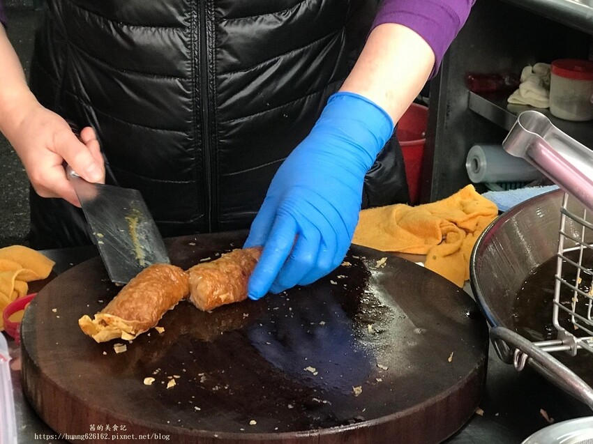 【台北大同區】台北大稻埕慈聖宮美食『大稻埕慈聖宮無名雞卷』古早味小吃~