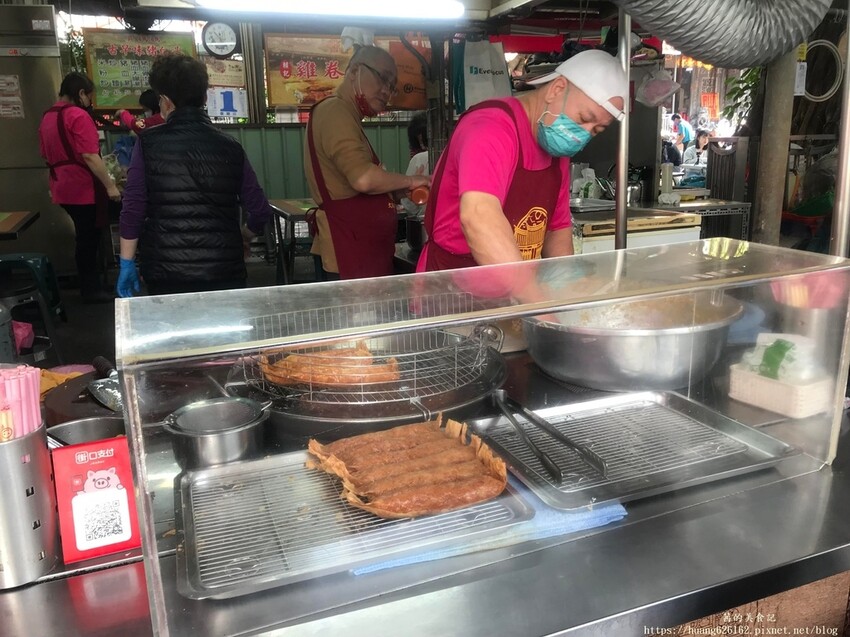 【台北大同區】台北大稻埕慈聖宮美食『大稻埕慈聖宮無名雞卷』古早味小吃~