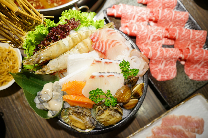 台北｜一兵一卒鍋物概念館 頂級VIP管家服務，海陸雙饗麻辣火鍋推薦！ - 奇奇一起玩樂趣