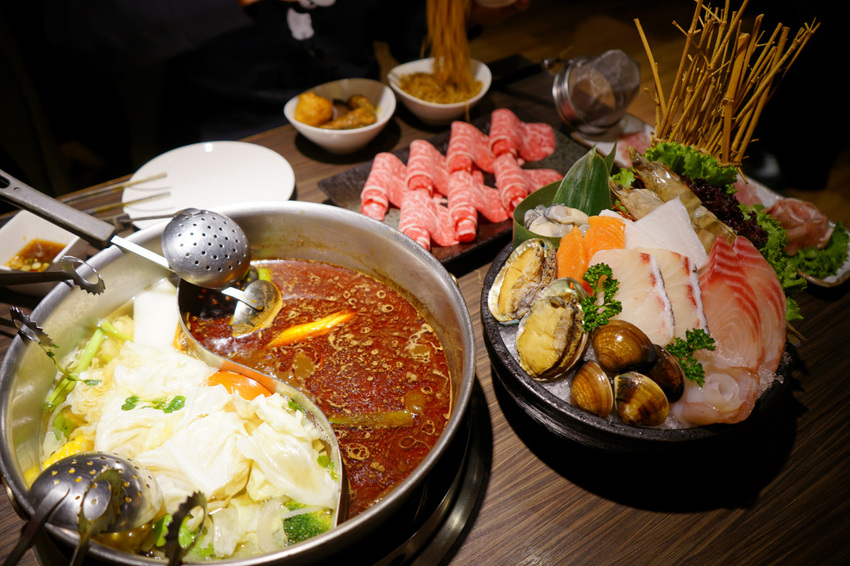 台北｜一兵一卒鍋物概念館 頂級VIP管家服務，海陸雙饗麻辣火鍋推薦！ - 奇奇一起玩樂趣