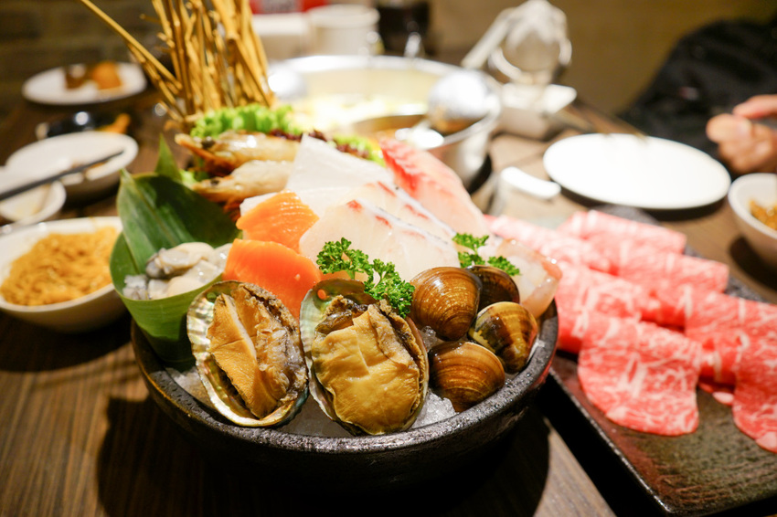 台北｜一兵一卒鍋物概念館 頂級VIP管家服務，海陸雙饗麻辣火鍋推薦！ - 奇奇一起玩樂趣