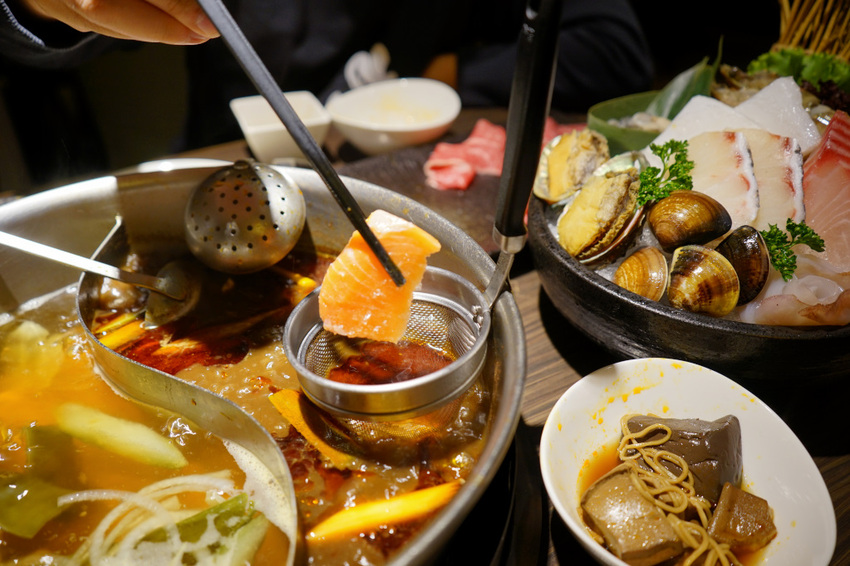 台北｜一兵一卒鍋物概念館 頂級VIP管家服務，海陸雙饗麻辣火鍋推薦！ - 奇奇一起玩樂趣
