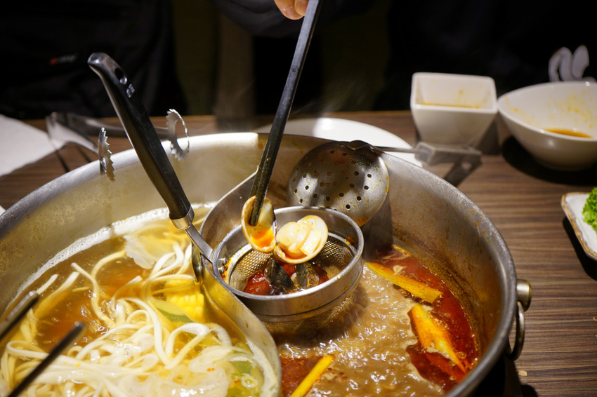台北｜一兵一卒鍋物概念館 頂級VIP管家服務，海陸雙饗麻辣火鍋推薦！ - 奇奇一起玩樂趣