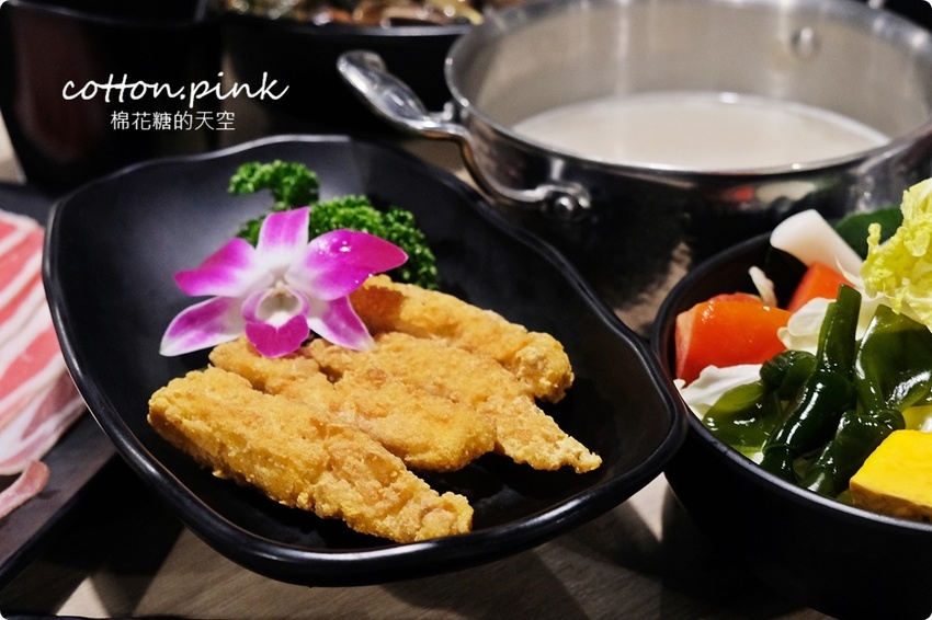 台中火鍋這家也有吃到飽耶！最低189元～超多青菜、菇類任你夾，滷肉飯、菌菇飯吃到飽，天圓地方職人鍋物真心超值！