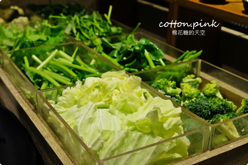 台中火鍋這家也有吃到飽耶！最低189元～超多青菜、菇類任你夾，滷肉飯、菌菇飯吃到飽，天圓地方職人鍋物真心超值！