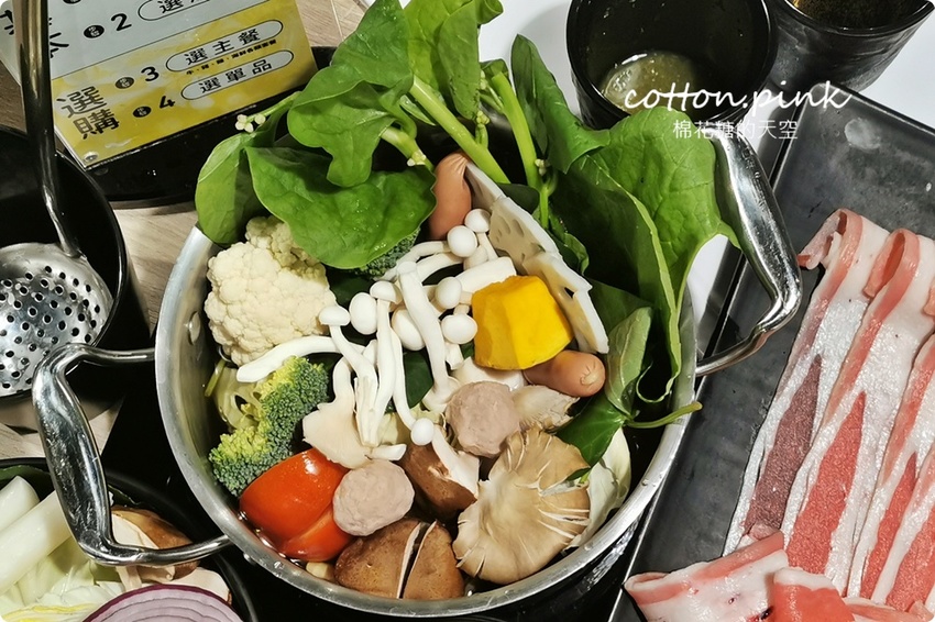 台中火鍋這家也有吃到飽耶！最低189元～超多青菜、菇類任你夾，滷肉飯、菌菇飯吃到飽，天圓地方職人鍋物真心超值！