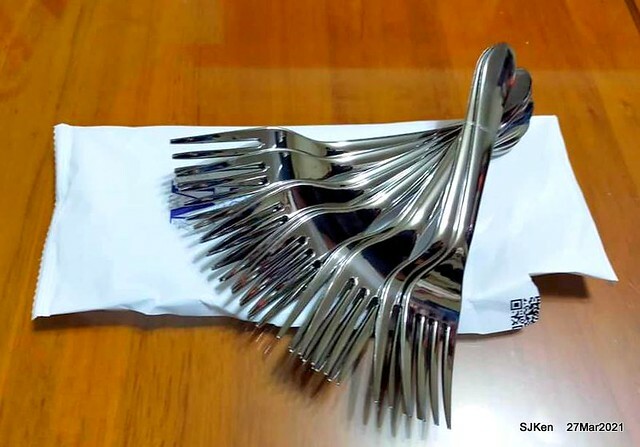 「9吋LADY M NEW YORK 伯爵紅茶千層蛋糕」(9 inches Birthday cake with Earl Gray Mille Crepes flavor from Lady M New York), Taipei, Taiwan, Mar, 27, 2021