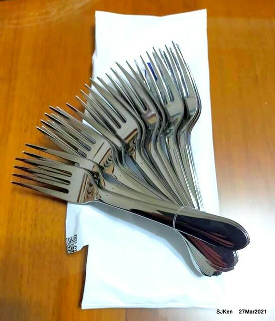 「9吋LADY M NEW YORK 伯爵紅茶千層蛋糕」(9 inches Birthday cake with Earl Gray Mille Crepes flavor from Lady M New York), Taipei, Taiwan, Mar, 27, 2021