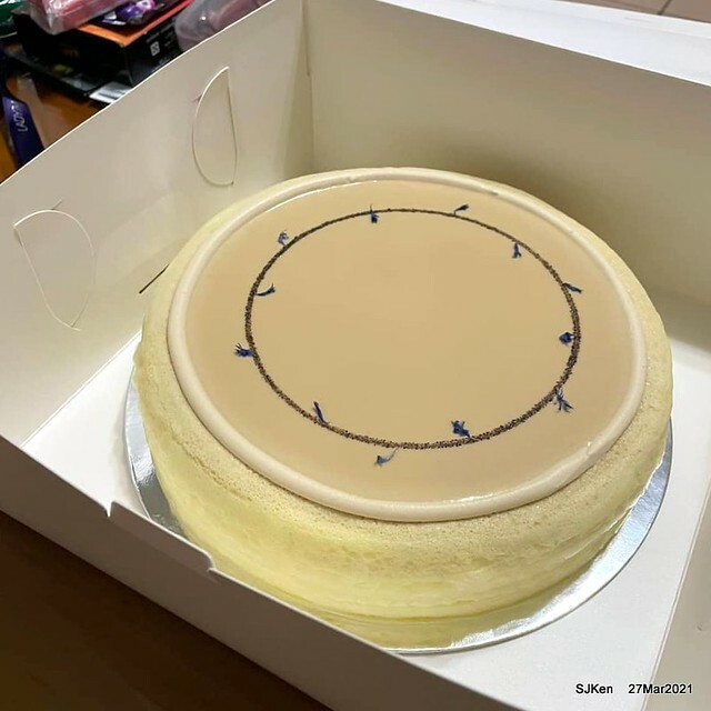 「9吋LADY M NEW YORK 伯爵紅茶千層蛋糕」(9 inches Birthday cake with Earl Gray Mille Crepes flavor from Lady M New York), Taipei, Taiwan, Mar, 27, 2021