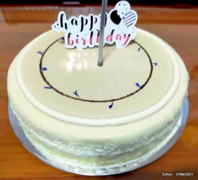 「9吋LADY M NEW YORK 伯爵紅茶千層蛋糕」(9 inches Birthday cake with Earl Gray Mille Crepes flavor from Lady M New York), Taipei, Taiwan, Mar, 27, 2021