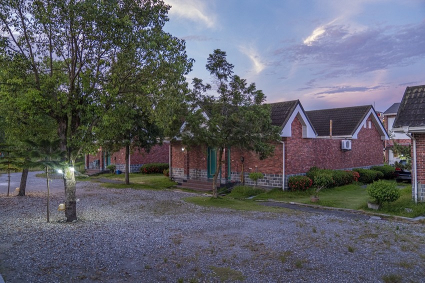 花蓮 三天兩夜|瑞穗玉里伴手禮推薦,蜜香紅茶禮盒、米麻糬、柚皮糖必買,「黃金湯」小木屋溫泉CP值超高! · 算命的說我很愛吃