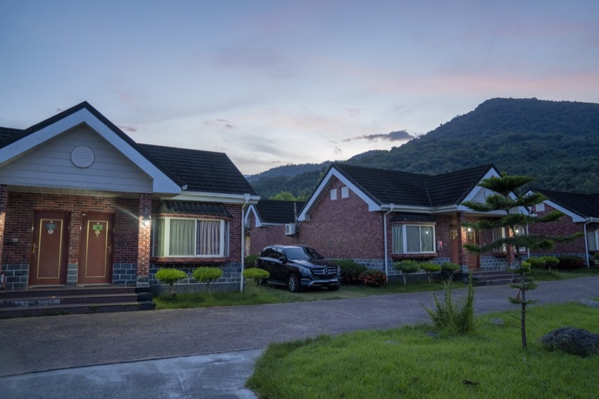 花蓮 三天兩夜|瑞穗玉里伴手禮推薦,蜜香紅茶禮盒、米麻糬、柚皮糖必買,「黃金湯」小木屋溫泉CP值超高! · 算命的說我很愛吃