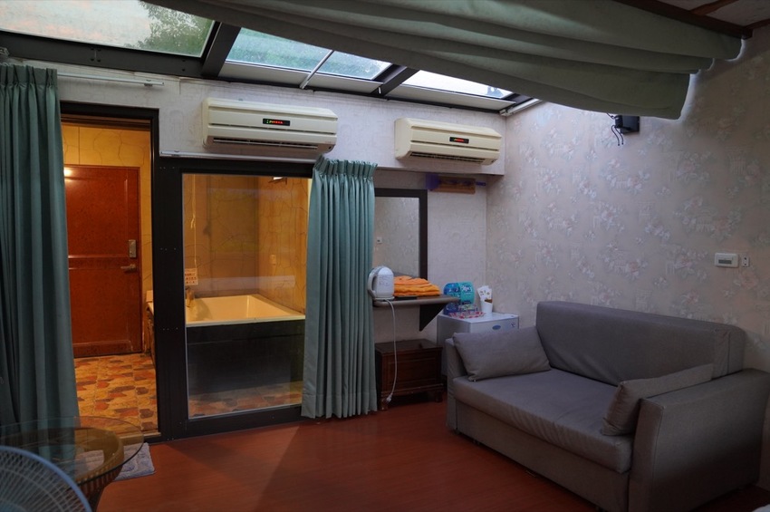 花蓮 三天兩夜|瑞穗玉里伴手禮推薦,蜜香紅茶禮盒、米麻糬、柚皮糖必買,「黃金湯」小木屋溫泉CP值超高! · 算命的說我很愛吃