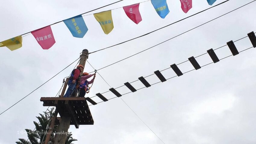 〖天送埤〗挑戰你的恐懼！10公尺高空伐木星空．搭乘五分仔小火車．DIY窯烤披薩．輕旅行 - 艾瑪▪ 享受吃喝玩樂札記