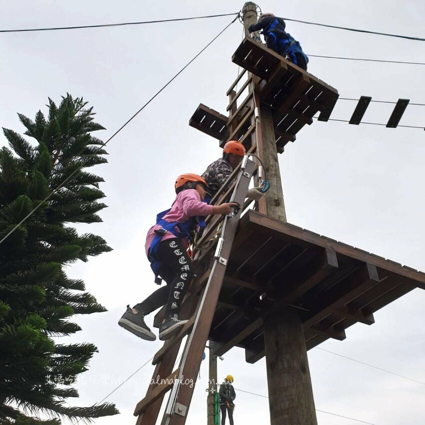 〖天送埤〗挑戰你的恐懼！10公尺高空伐木星空．搭乘五分仔小火車．DIY窯烤披薩．輕旅行 - 艾瑪▪ 享受吃喝玩樂札記