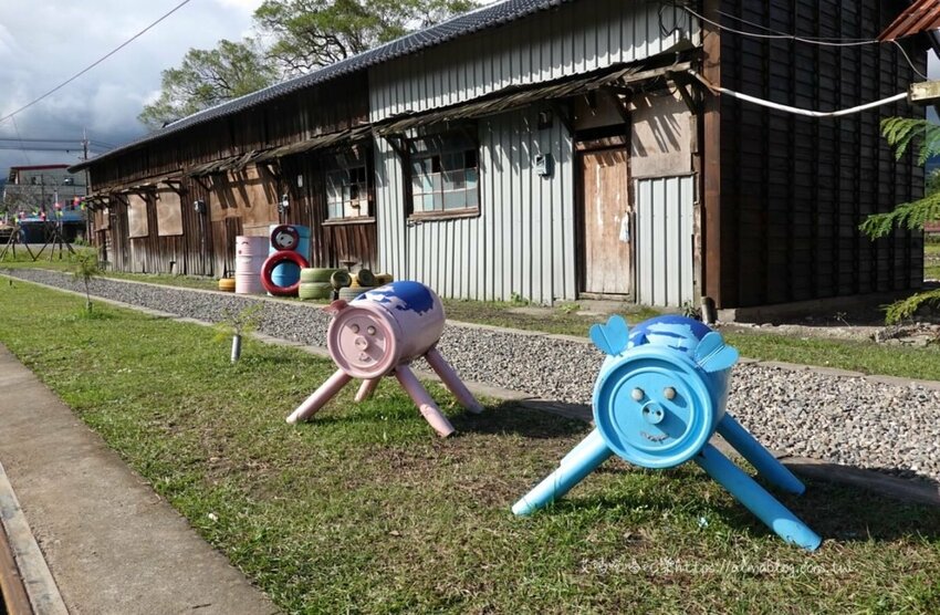 〖天送埤〗挑戰你的恐懼！10公尺高空伐木星空．搭乘五分仔小火車．DIY窯烤披薩．輕旅行 - 艾瑪▪ 享受吃喝玩樂札記