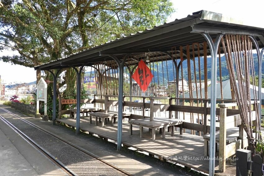 〖天送埤〗挑戰你的恐懼！10公尺高空伐木星空．搭乘五分仔小火車．DIY窯烤披薩．輕旅行 - 艾瑪▪ 享受吃喝玩樂札記