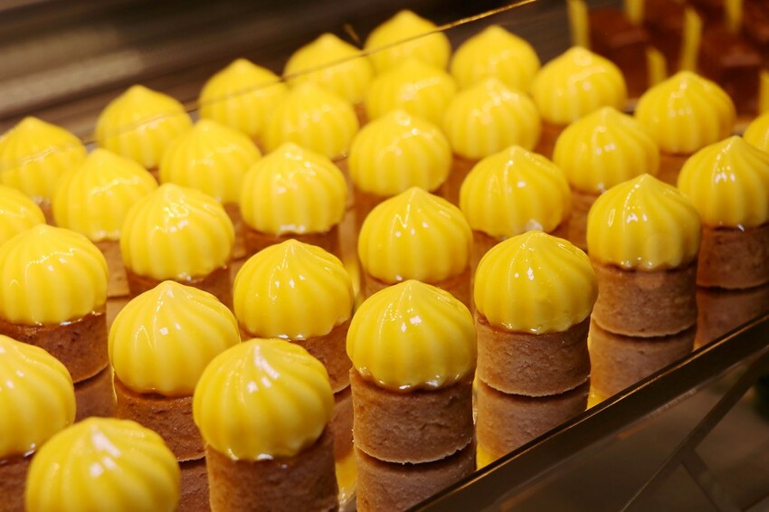 跨國界精緻料理Buffet這裡吃.周末還有加碼北海道帝王蟹味噌湯和現煎安格斯黑牛排吃到飽.台北寒舍艾美酒店♥