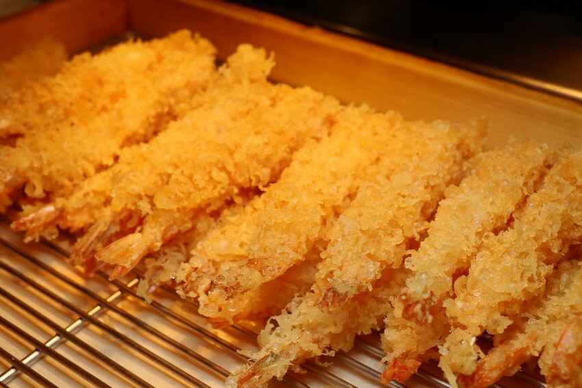 跨國界精緻料理Buffet這裡吃.周末還有加碼北海道帝王蟹味噌湯和現煎安格斯黑牛排吃到飽.台北寒舍艾美酒店♥