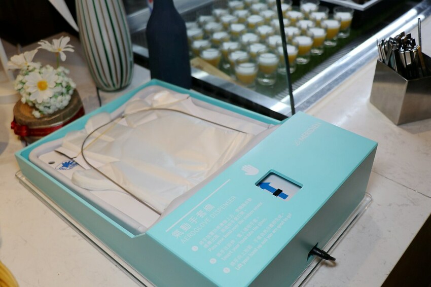 跨國界精緻料理Buffet這裡吃.周末還有加碼北海道帝王蟹味噌湯和現煎安格斯黑牛排吃到飽.台北寒舍艾美酒店♥