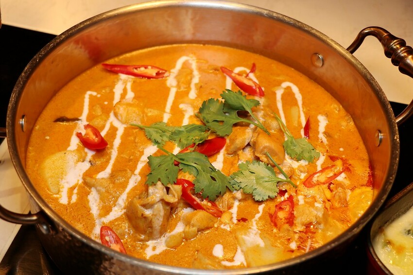 跨國界精緻料理Buffet這裡吃.周末還有加碼北海道帝王蟹味噌湯和現煎安格斯黑牛排吃到飽.台北寒舍艾美酒店♥