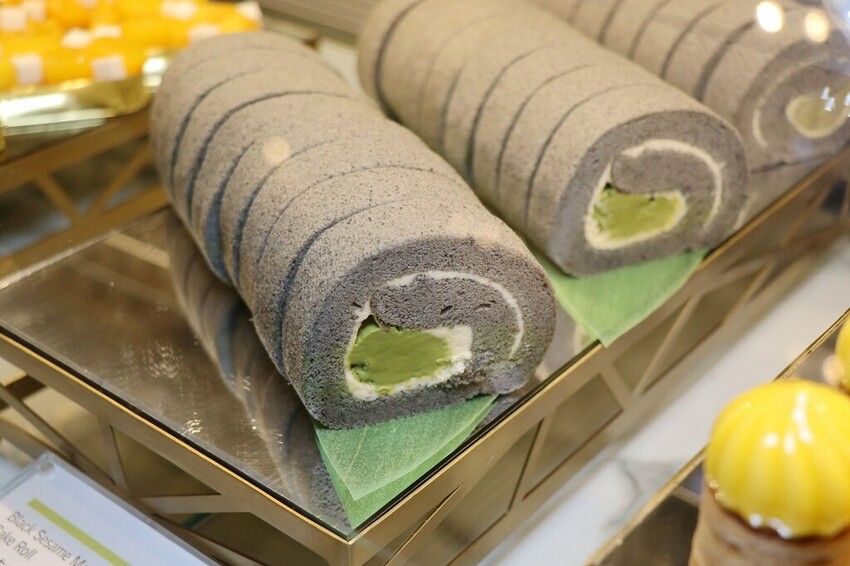 跨國界精緻料理Buffet這裡吃.周末還有加碼北海道帝王蟹味噌湯和現煎安格斯黑牛排吃到飽.台北寒舍艾美酒店♥