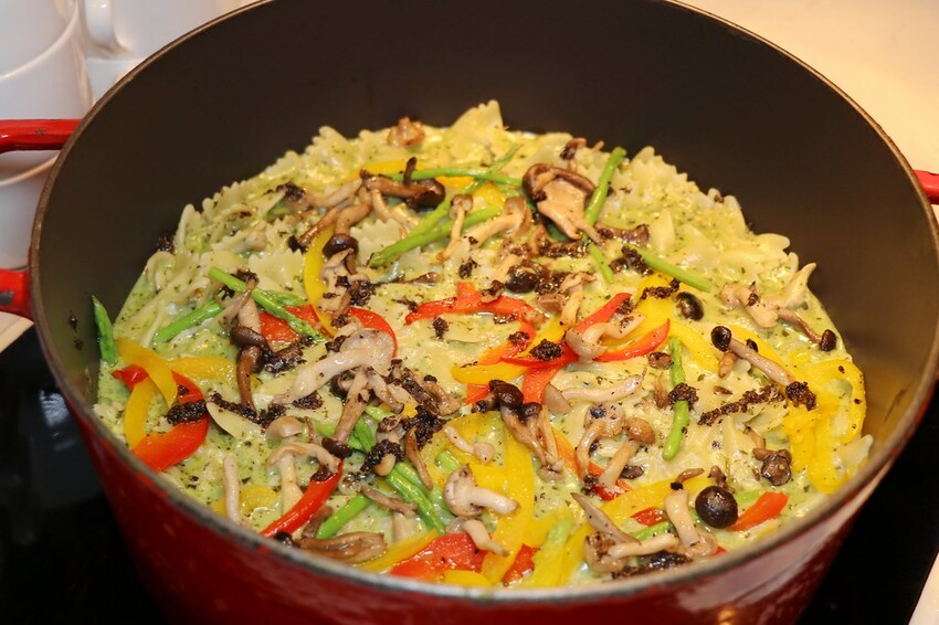 跨國界精緻料理Buffet這裡吃.周末還有加碼北海道帝王蟹味噌湯和現煎安格斯黑牛排吃到飽.台北寒舍艾美酒店♥