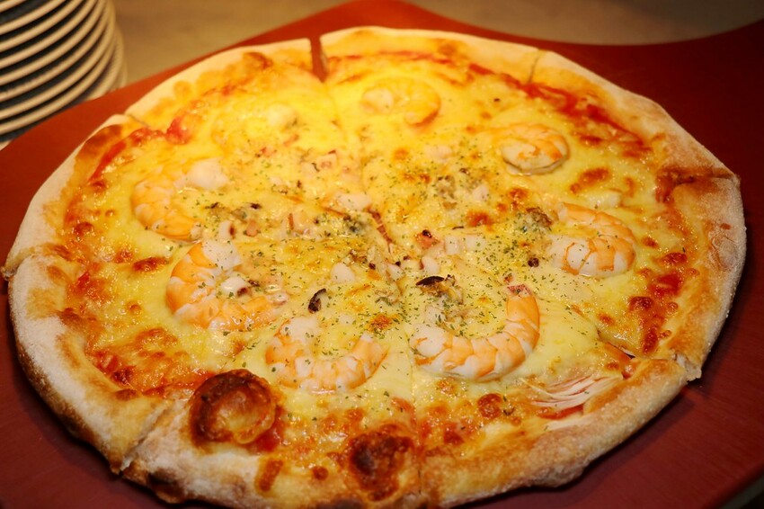 跨國界精緻料理Buffet這裡吃.周末還有加碼北海道帝王蟹味噌湯和現煎安格斯黑牛排吃到飽.台北寒舍艾美酒店♥