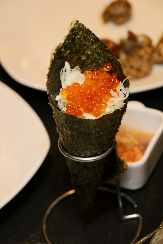 跨國界精緻料理Buffet這裡吃.周末還有加碼北海道帝王蟹味噌湯和現煎安格斯黑牛排吃到飽.台北寒舍艾美酒店♥