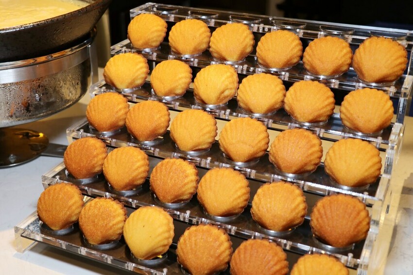 跨國界精緻料理Buffet這裡吃.周末還有加碼北海道帝王蟹味噌湯和現煎安格斯黑牛排吃到飽.台北寒舍艾美酒店♥