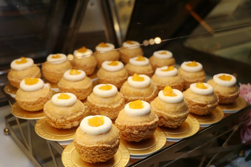 跨國界精緻料理Buffet這裡吃.周末還有加碼北海道帝王蟹味噌湯和現煎安格斯黑牛排吃到飽.台北寒舍艾美酒店♥