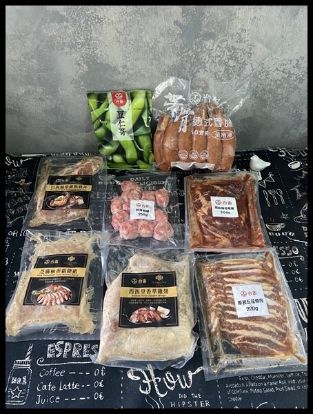 搶購中秋烤肉!寒舍探索廚房與台畜聯名「2024中秋烤肉組」,宅配到府送「珍珠香腸」數量有限。